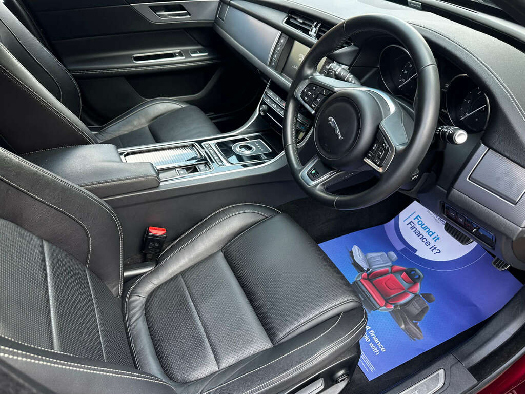 Jaguar XF Saloon 2.0 Xf R-sport D 2016 Red #2