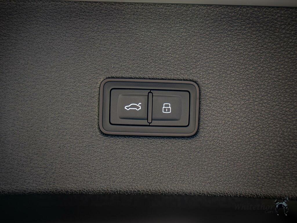 Audi RSQ8 4.0 Tfsi Purple #42
