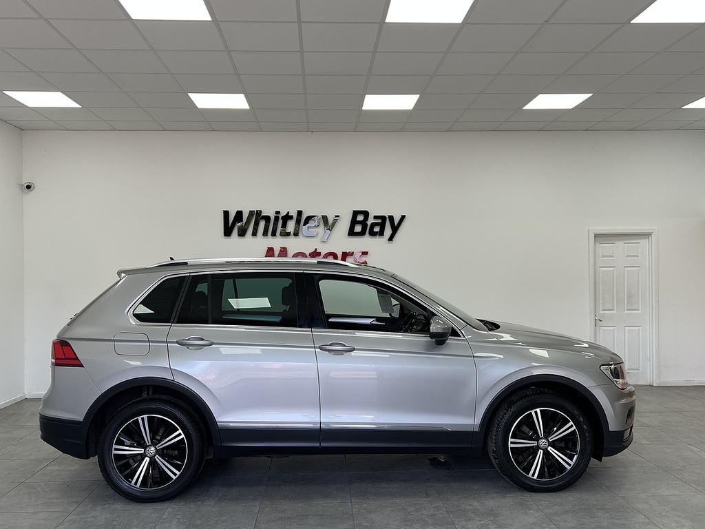 Volkswagen Tiguan Tdi Se Navigation SV68ZHP Silver #2