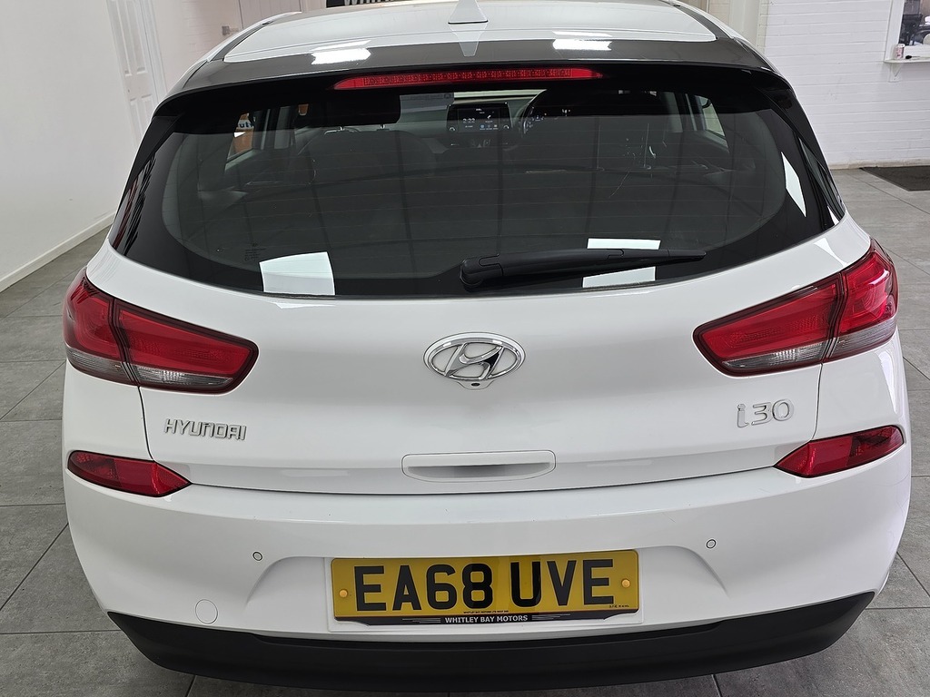 Hyundai I30 T-gdi Blue Drive Se Nav White #4