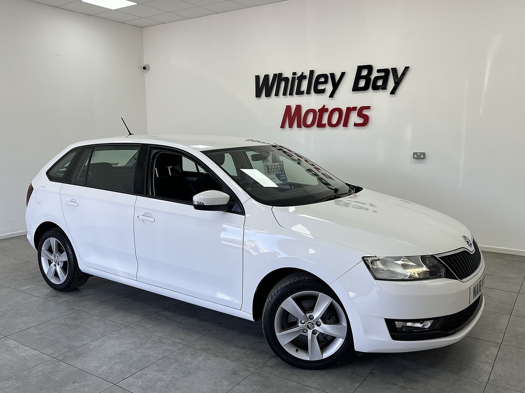 Skoda Rapid Spaceback Tsi Se Tech White