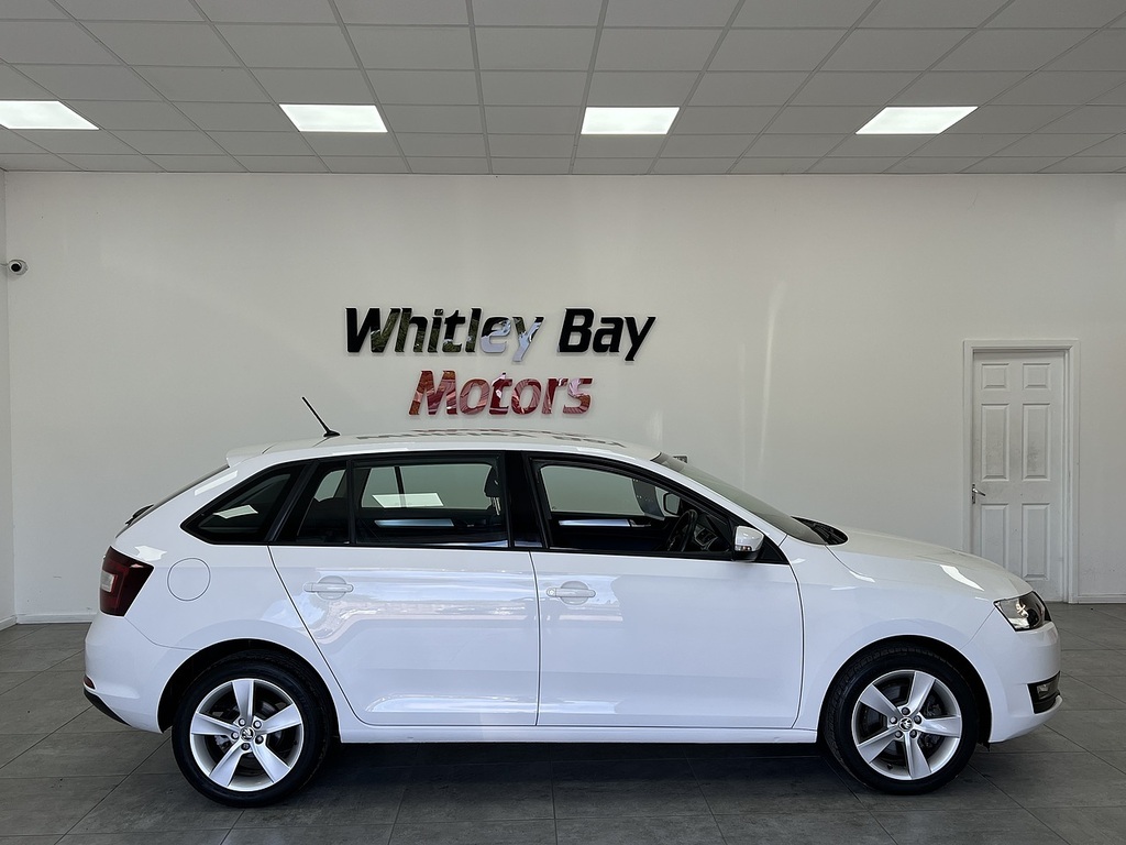 Skoda Rapid Spaceback Tsi Se Tech NA18NVP White #2