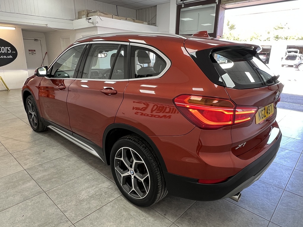 BMW X1 18D Xline KGZ4971 Orange #5