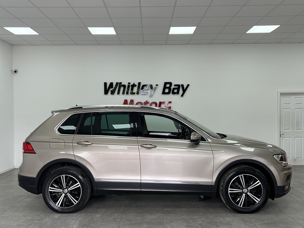Volkswagen Tiguan Tsi Se Navigation Beige #2