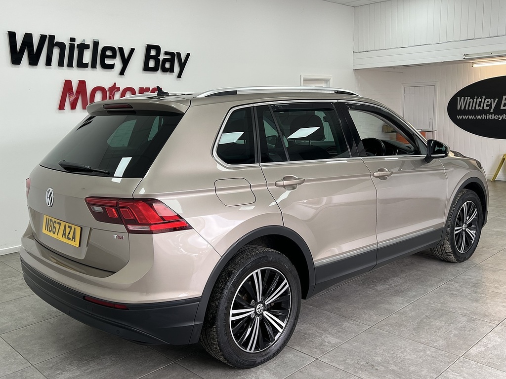 Volkswagen Tiguan Tsi Se Navigation Beige #3
