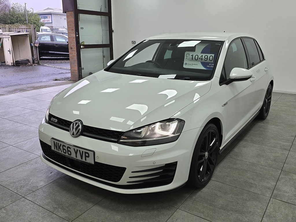 Volkswagen Golf Tdi Bluemotion Tech Gtd White #6