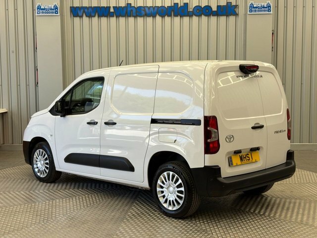 Toyota Proace City 2025 1.5 Bluehdi 100 Bhp Icon Swb Euro 6 White #4