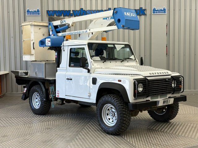 Land Rover Defender 110 2015 2.2 Tdci 120 Bhp 4Wd Cherry Picker Eu White