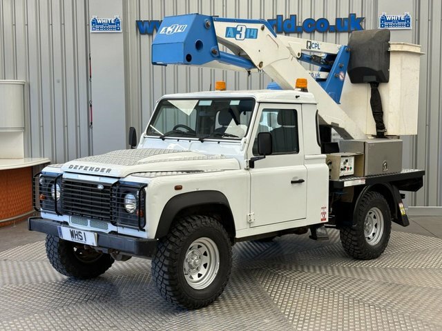 Land Rover Defender 110 2015 2.2 Tdci 120 Bhp 4Wd Cherry Picker Eu White #2