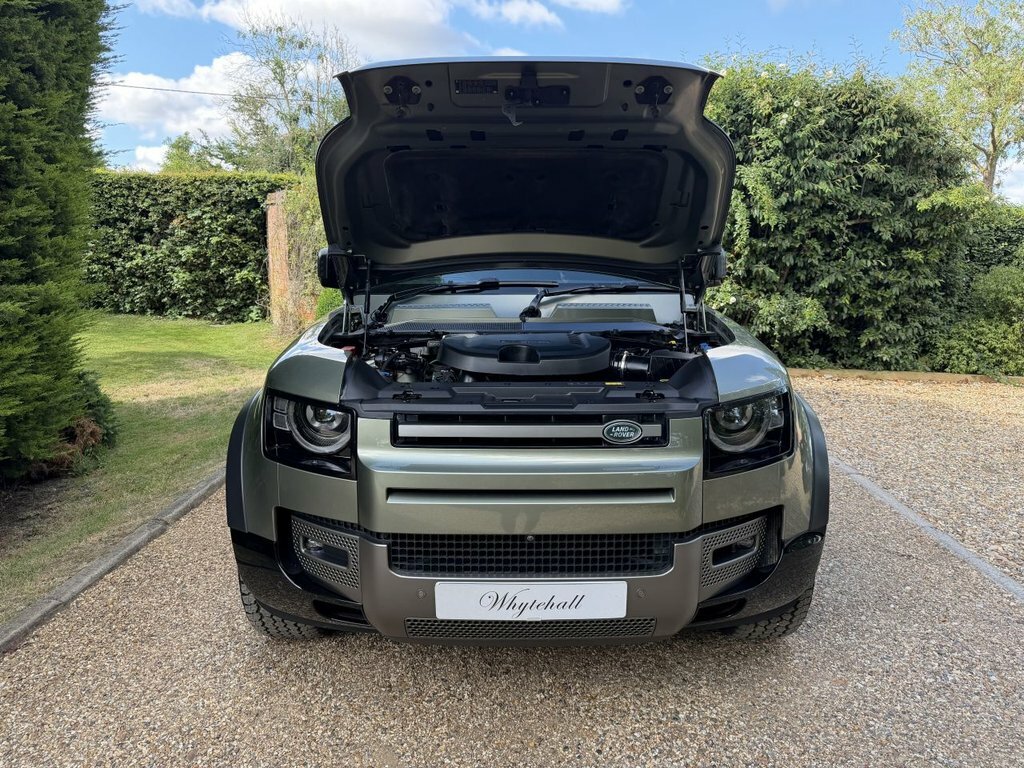 Land Rover Defender 110 2.0 P400e 15.4Kwh X Dynamic S Suv Plug Black #37