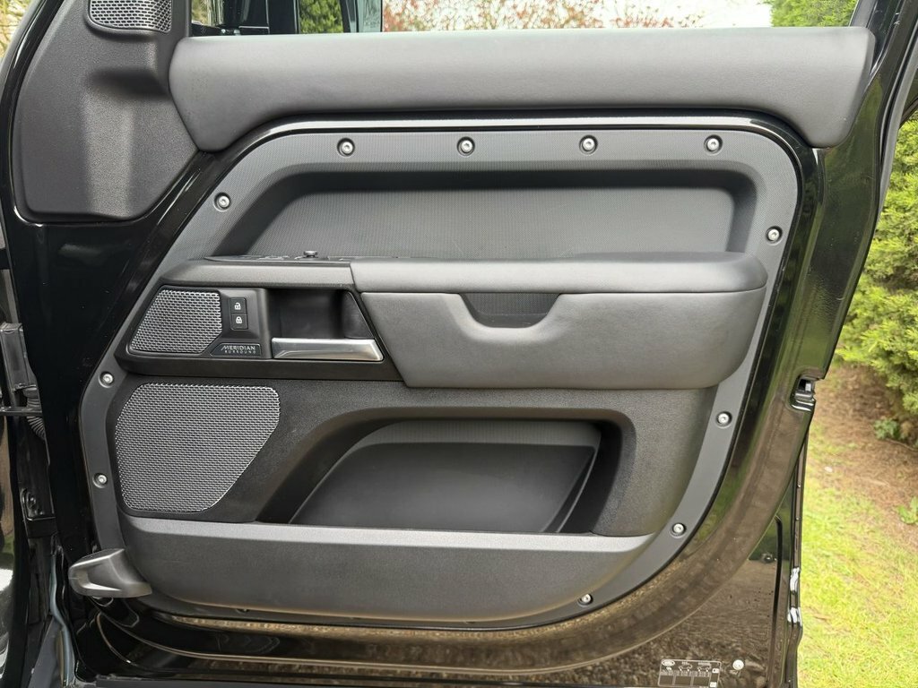 Land Rover Defender 110 2.0 P400e Xs Edition 110 Silver #29