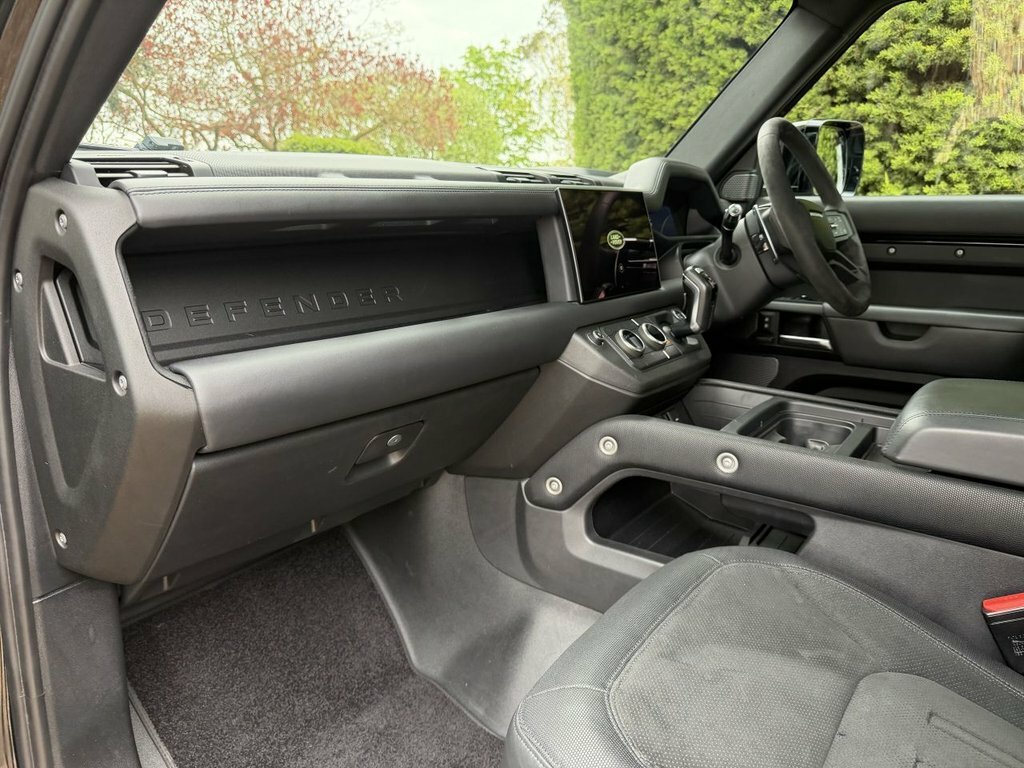 Land Rover Defender 110 2.0 P400e Xs Edition 110 Silver #13