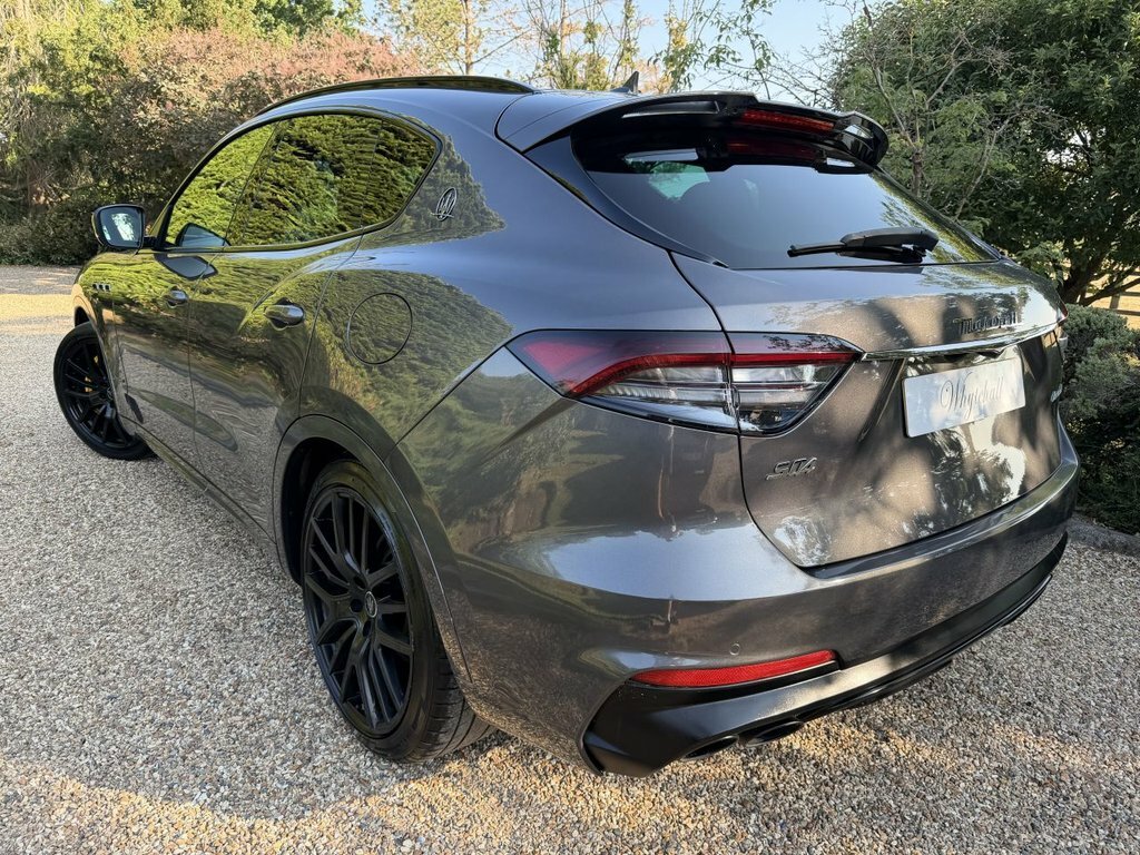 Maserati Levante 3L S Gransport Grey #6