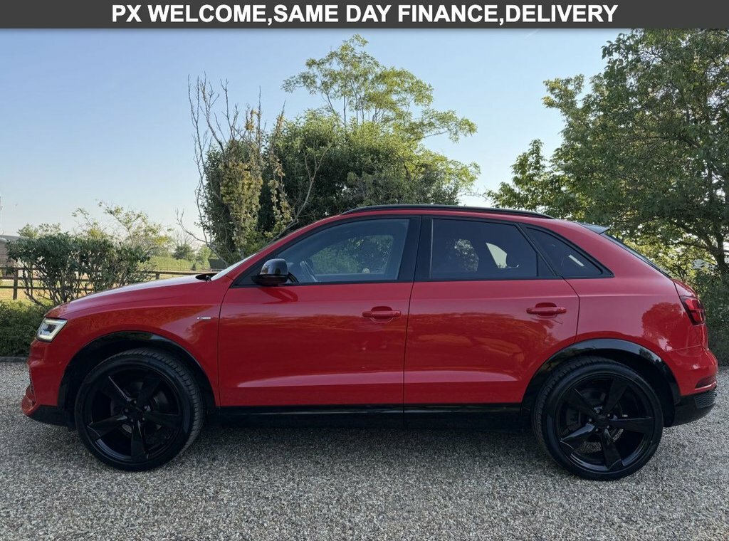 Audi Q3 2L Black Edition LO67NXM Red #3