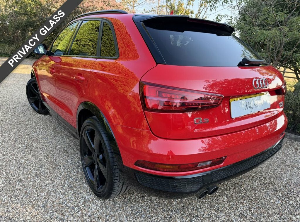 Audi Q3 2L Black Edition LO67NXM Red #6