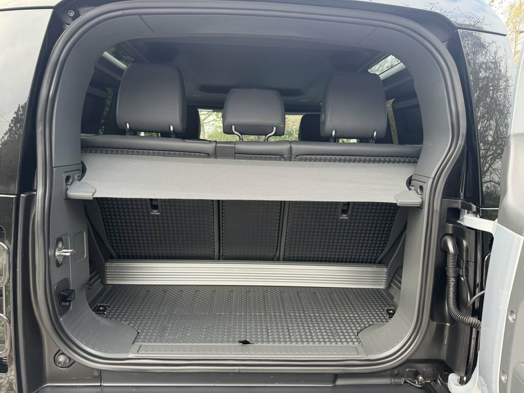 Land Rover Defender 90 X-dynamic Se Black #21