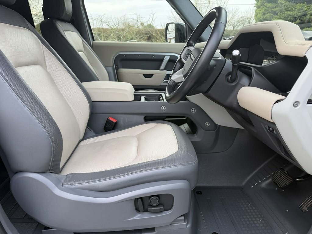 Land Rover Defender 90 X-dynamic Se Black #9