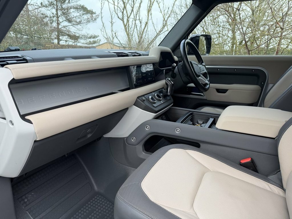 Land Rover Defender 90 X-dynamic Se Black #11
