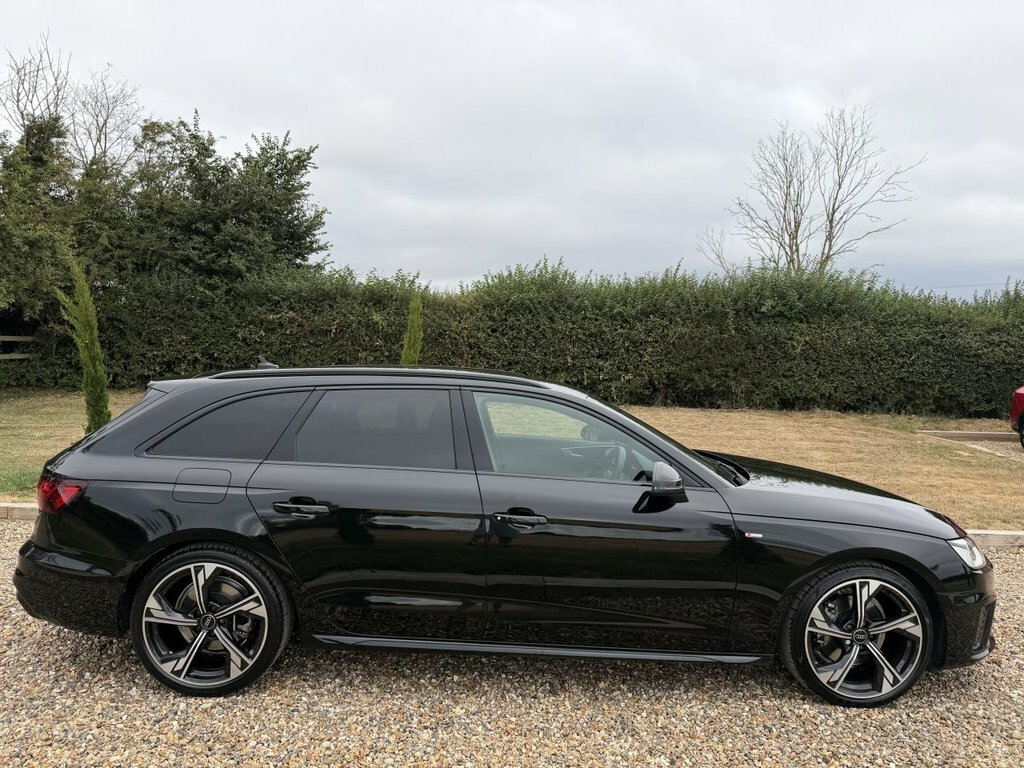 Audi A4 Avant 2L Black Edition Black #4