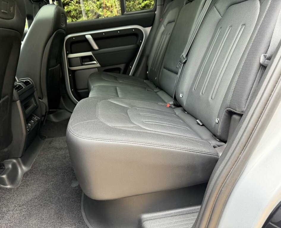 Land Rover Defender 110 D300 X-dynamic Hse Silver #16