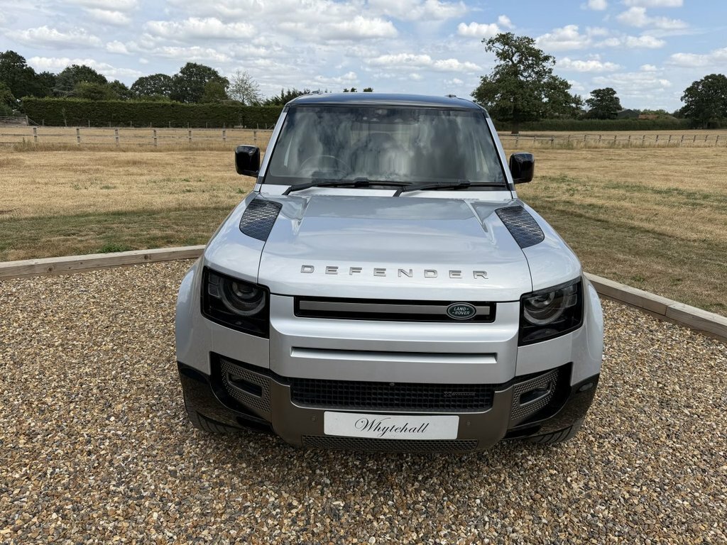 Land Rover Defender 110 D300 X-dynamic Hse Silver #35