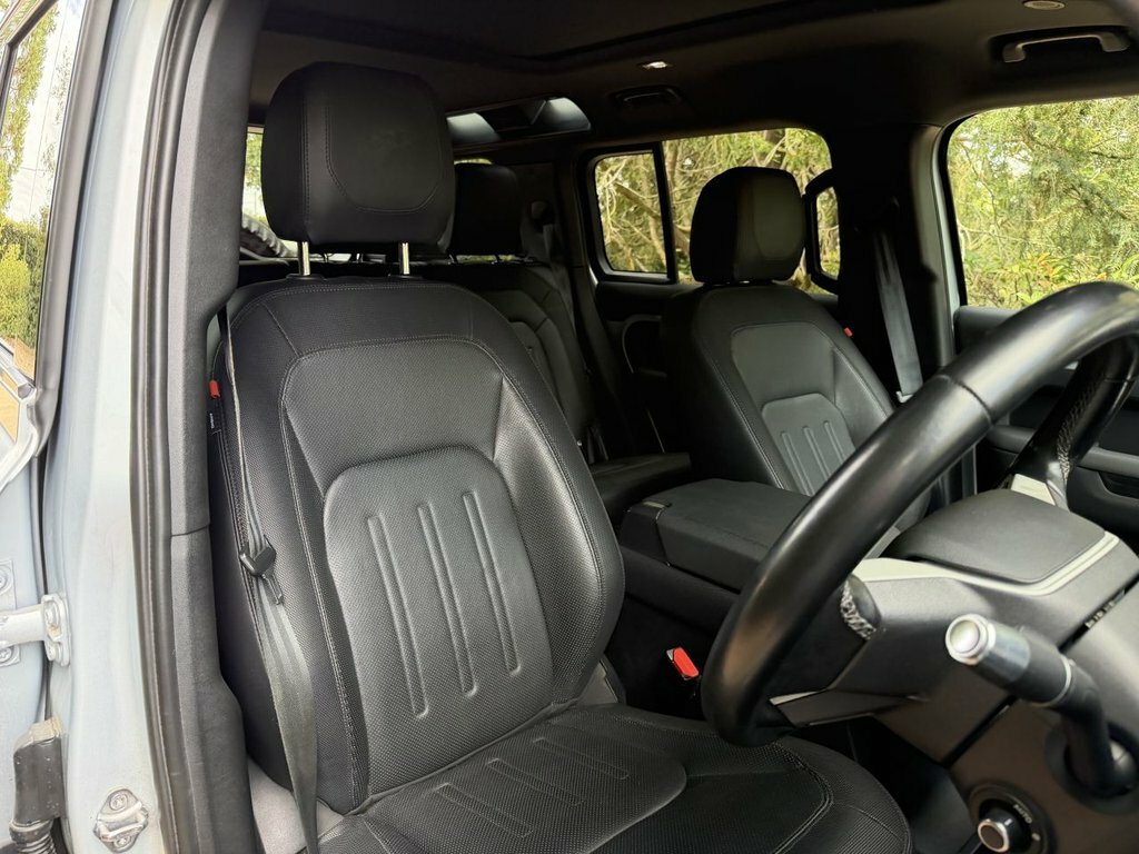 Land Rover Defender 110 D300 X-dynamic Hse Silver #10