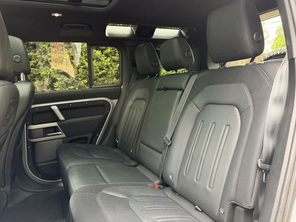 Land Rover Defender 110 D300 X-dynamic Hse Silver #18