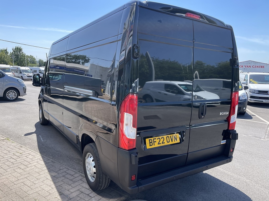Peugeot Boxer 2.2 Bluehdi 335 Professional Panel Van Black #6