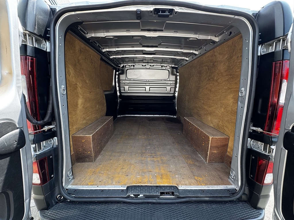 Vauxhall Vivaro 2017 17 L2h1 Silver #26