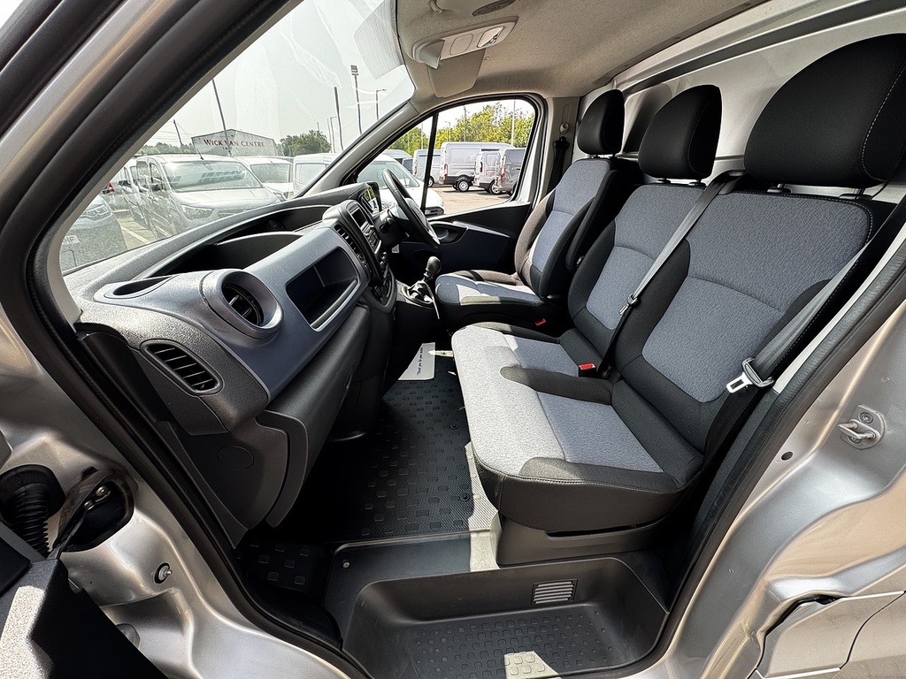 Vauxhall Vivaro 2017 17 L2h1 Silver #22