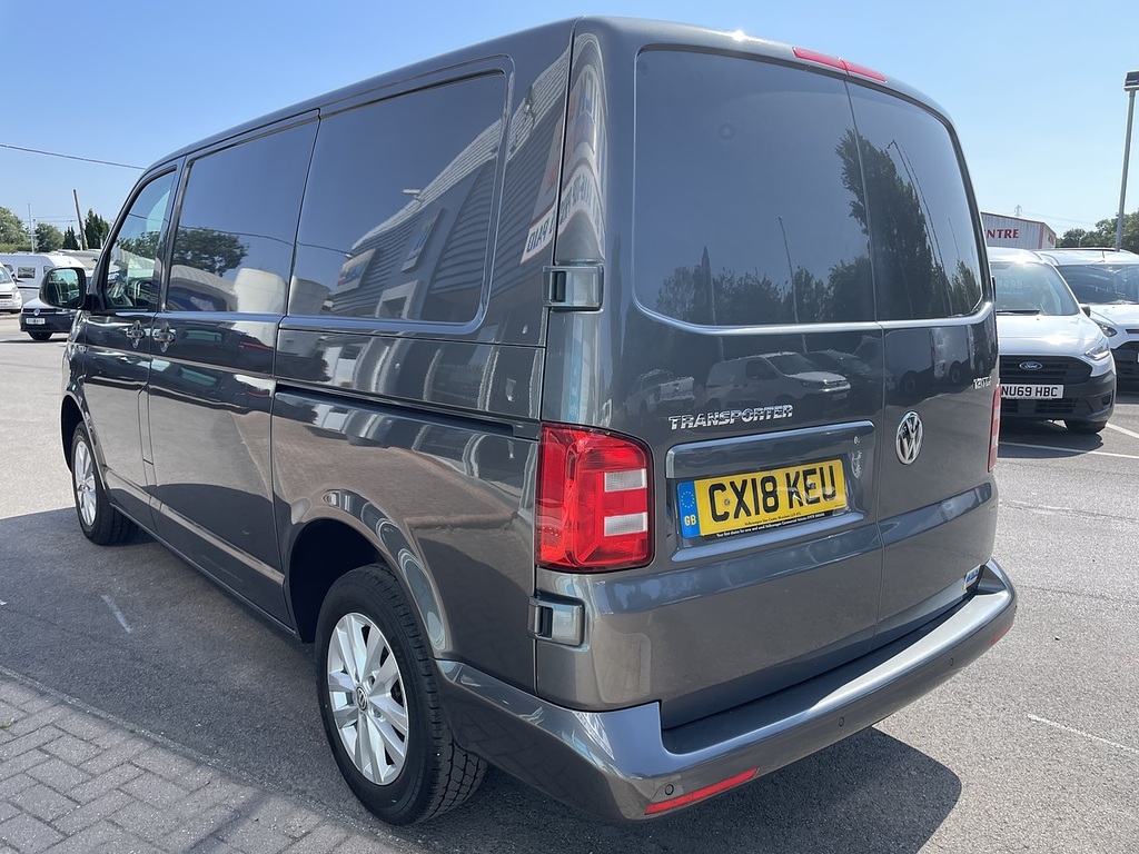 Volkswagen Transporter 2.0 Tdi T28 Bluemotion Tech Highline Panel Van Grey #6