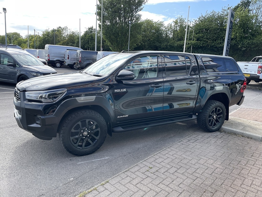 Toyota HILUX 2.8 D-4d Invincible X Pickup Double Cab Black #6