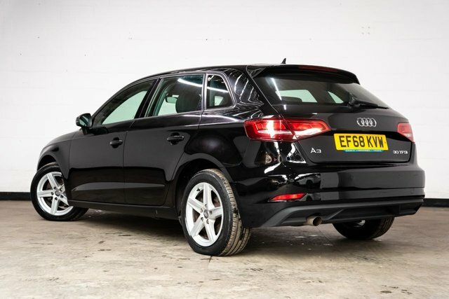 Audi A3 2018 1.0 Tfsi 30 Se Technik Sportback S Black #3