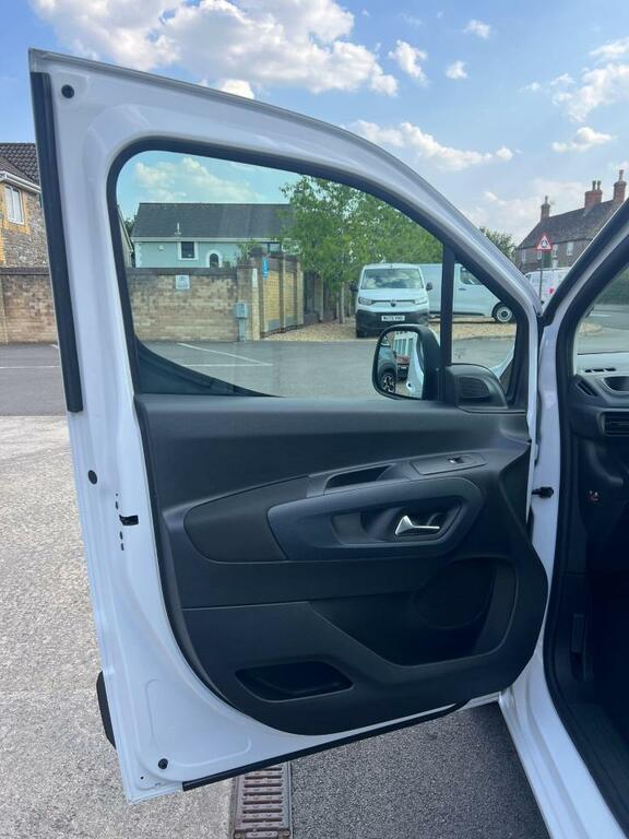 Citroen e-Berlingo E-berlingo Plus Blue #26