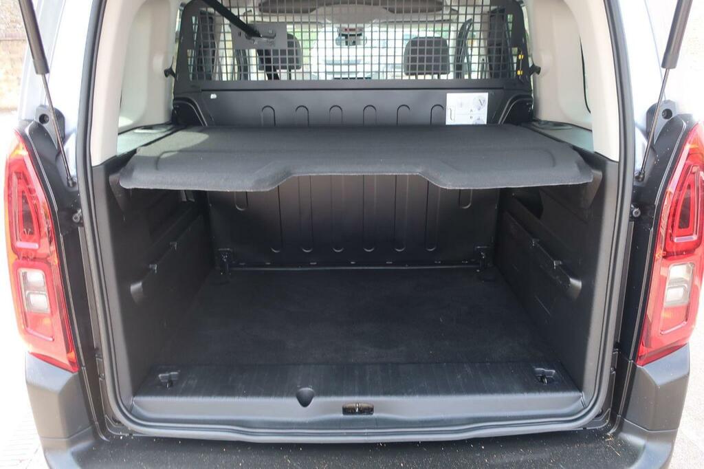 Citroen Berlingo Driver White #11