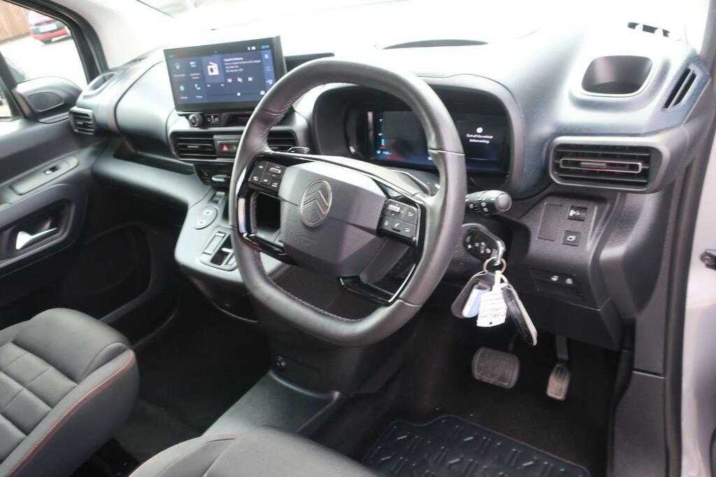 Citroen Berlingo Driver White #20