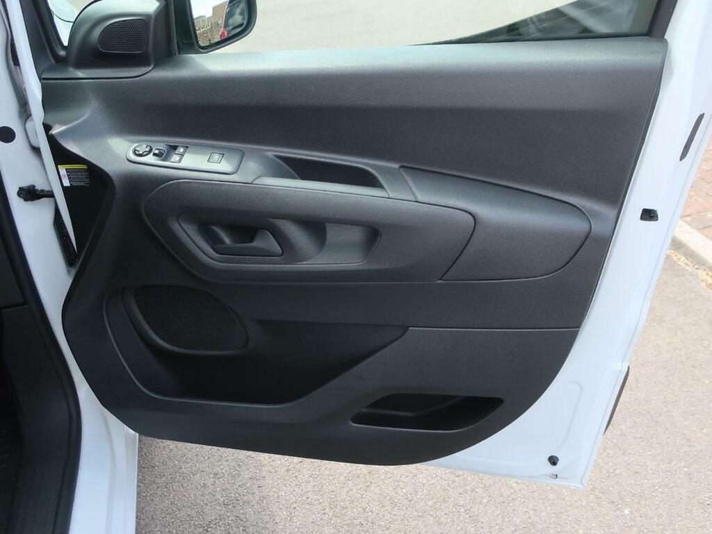Peugeot Partner Mpv White #19