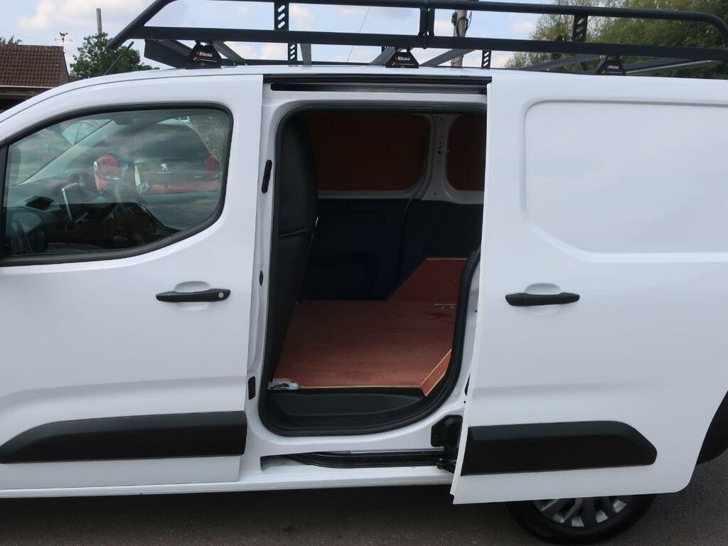 Peugeot Partner Mpv White #28