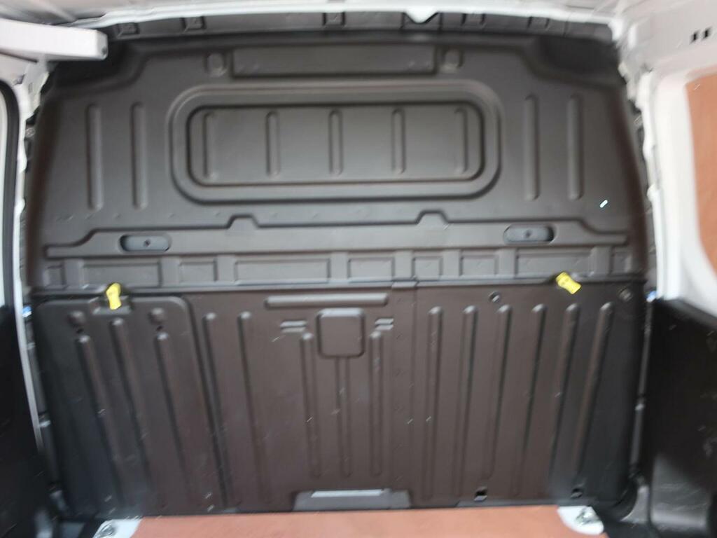 Peugeot Partner Mpv White #10