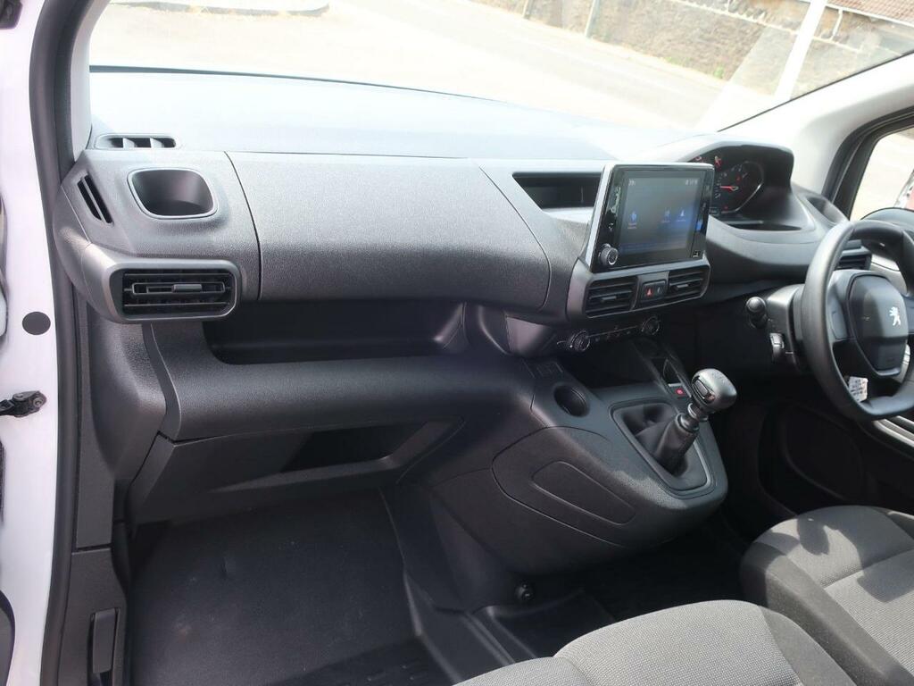 Peugeot Partner Mpv White #20