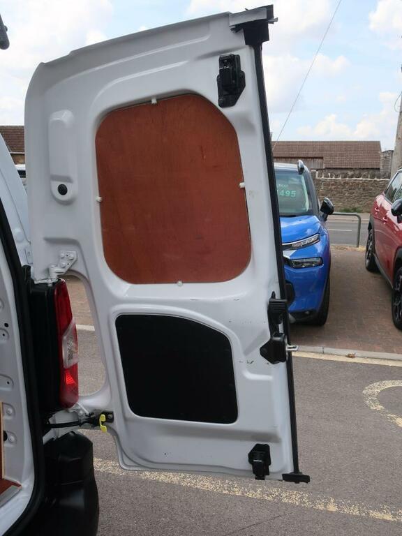 Peugeot Partner Mpv White #30
