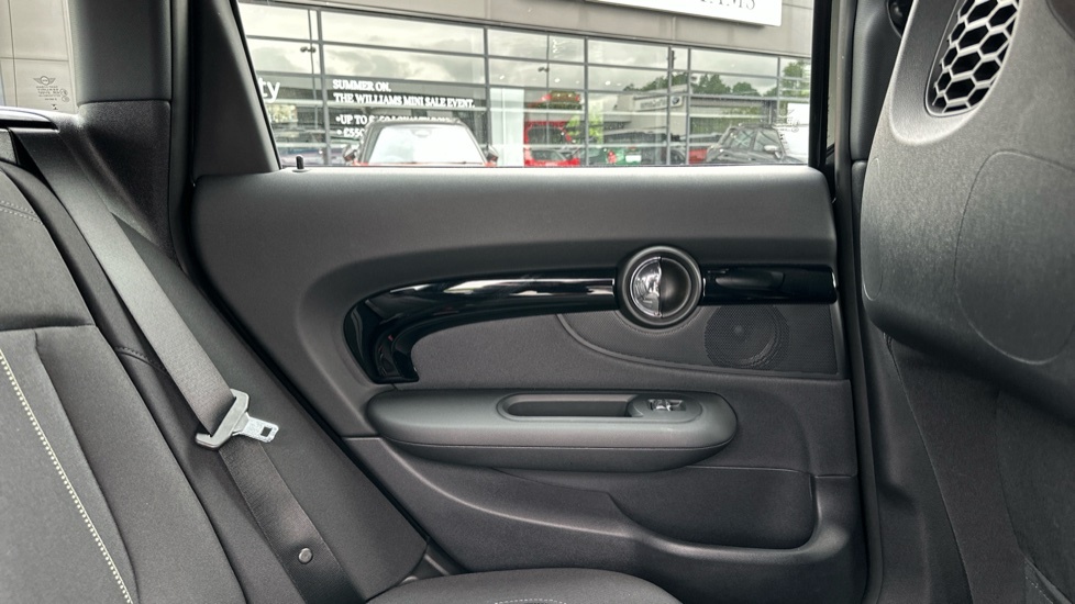 Mini Clubman 1.5 Cooper Exclusive 6Dr Silver #47