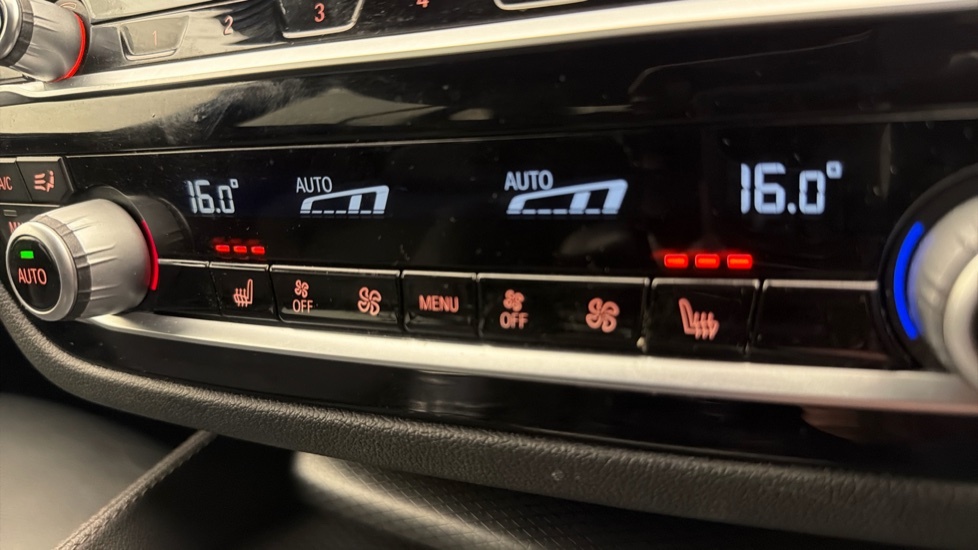 BMW 5 Series 520D Mht Se Step Black #30