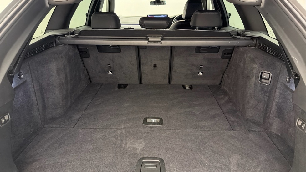 BMW 5 Series 520D Mht Se Step Black #13