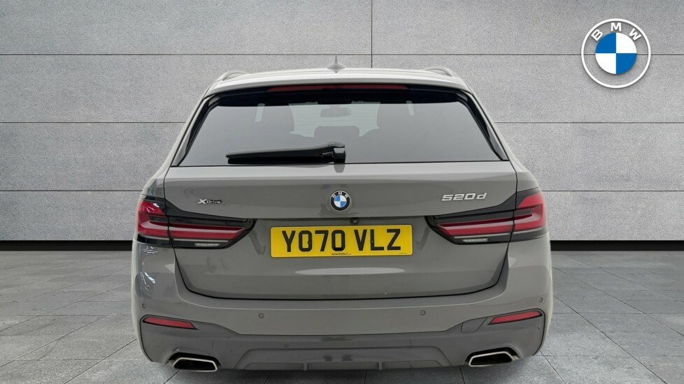BMW 5 Series 520D Mht Se Step Black #15