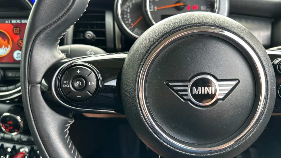 Mini Hatch 1.5 Classic 16In Alloys Nav Comfort Pack White #17