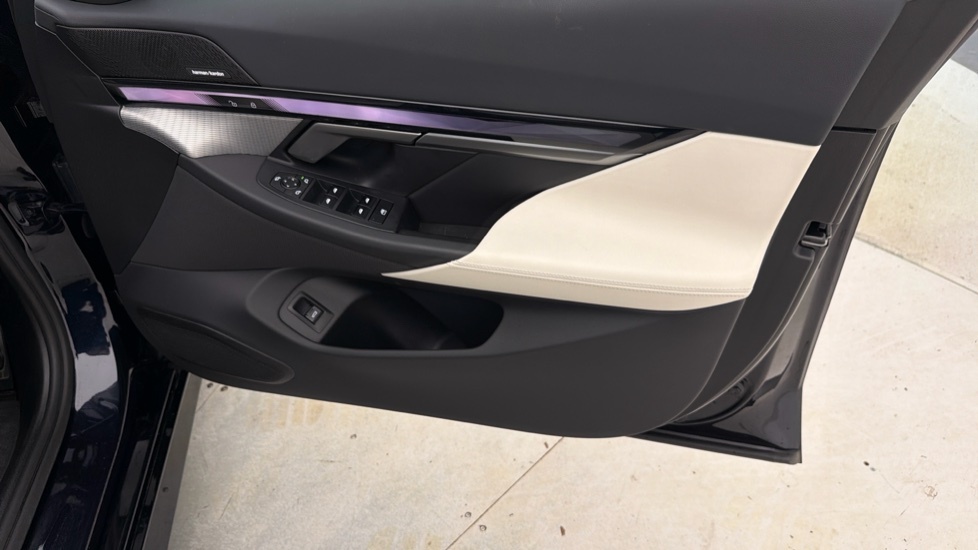 BMW i5 442Kw M60 Xdrive 84Kwh Grey #57
