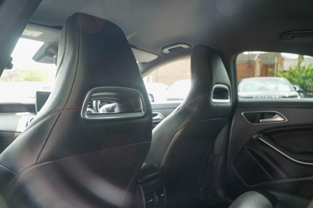 Mercedes-Benz CLA Class Cla200 Cdi Amg Sport 4-Door White #31