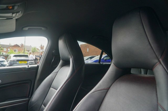 Mercedes-Benz CLA Class Cla200 Cdi Amg Sport 4-Door White #20