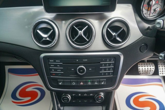 Mercedes-Benz CLA Class Cla200 Cdi Amg Sport 4-Door White #59